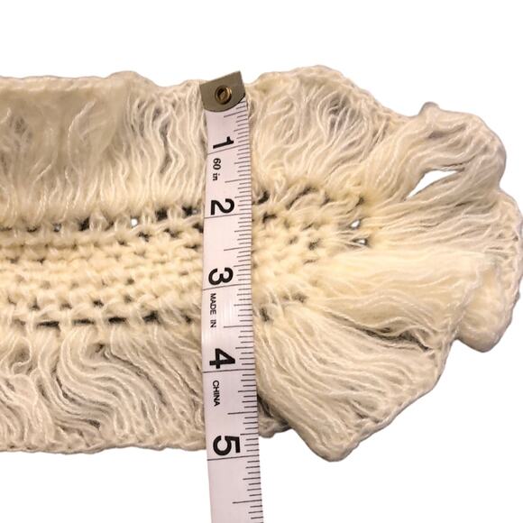 New York & Co Acrylic Ruffled Scarf Creamy Ivory NWT Fun Soft Winter - Picture 5 of 5